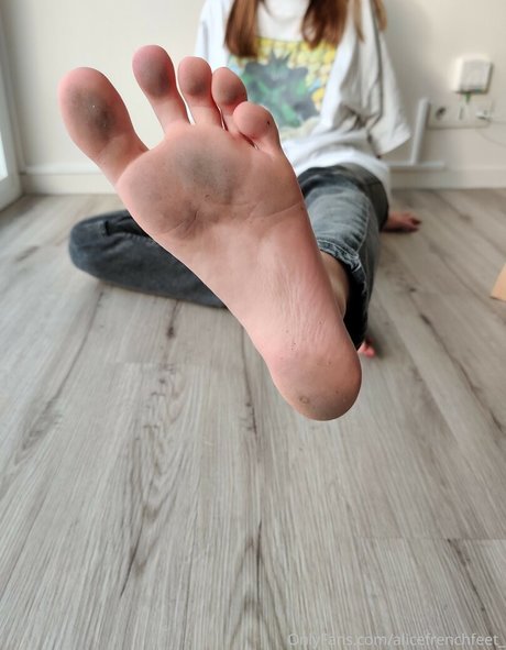 Alicefrenchfeet