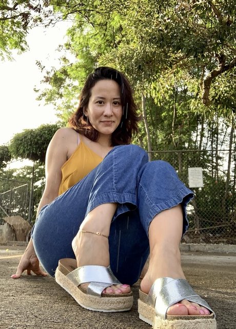 Kimkissesfootgoddess