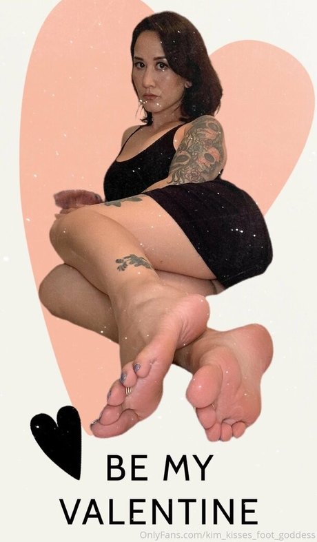 Kimkissesfootgoddess