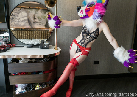 Glittertitpup