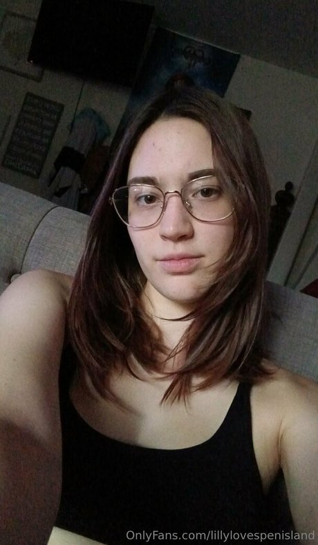 Lillylovespenisland