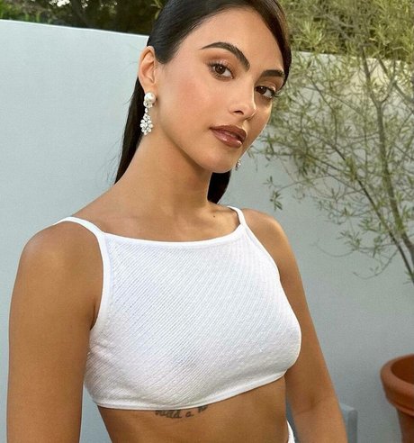Camila Mendes