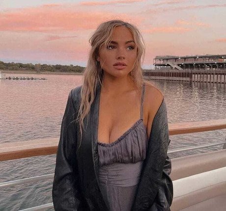 Natalie Alyn Lind
