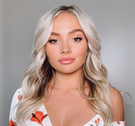 Natalie Alyn Lind