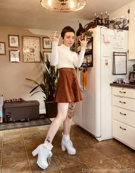Neonalice333