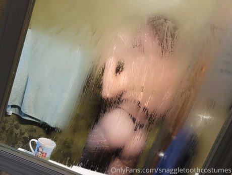 Snaggletoothcostumes