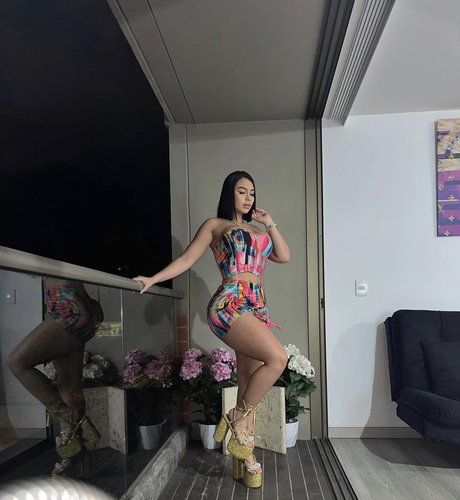 Colombiana Bombshell Mel