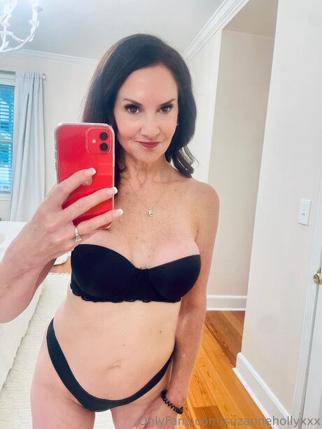 Suzannehollyxxx
