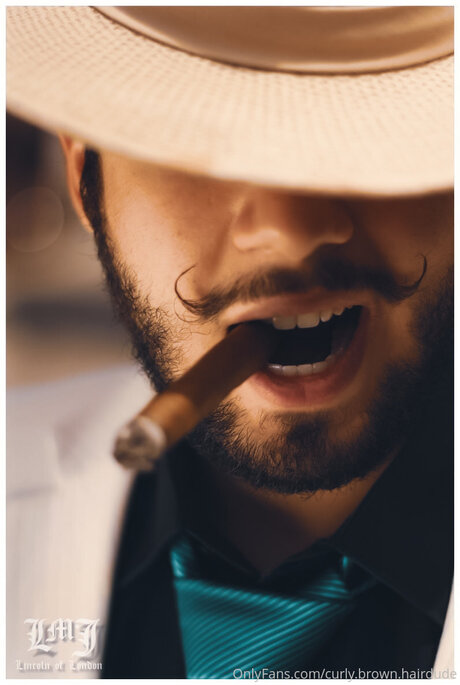 Curly Brown Hairdude