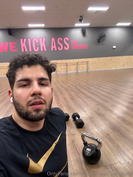 Curly Brown Hairdude