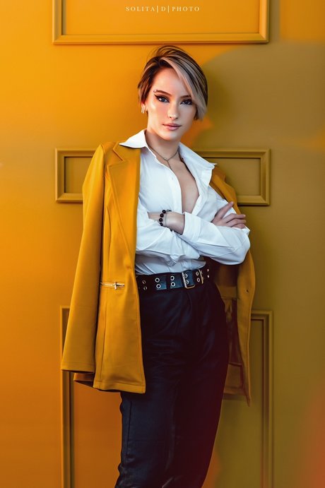 Thedaberrytwins Alex And Leah