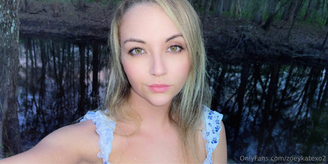Zoeykatexo2