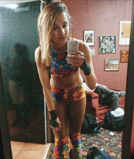 Dakota Kai