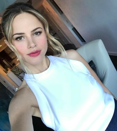 Halston Sage
