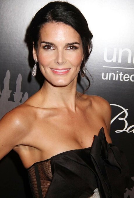 Angie Harmon