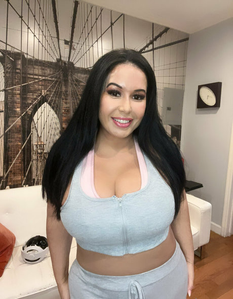 Latinamilfnyc