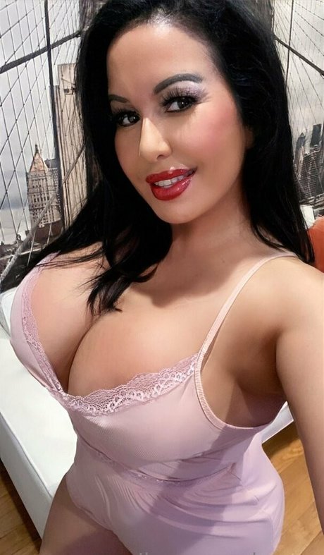 Latinamilfnyc