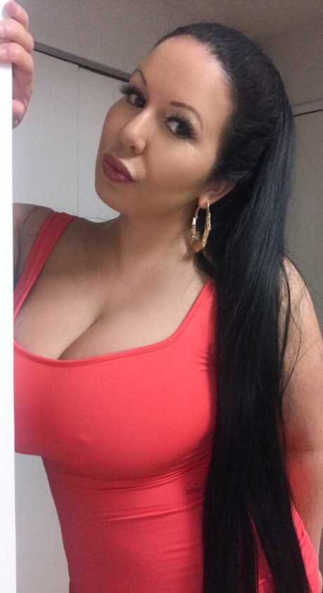 Latinamilfnyc