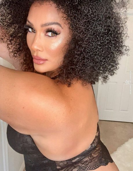 Nia Jax