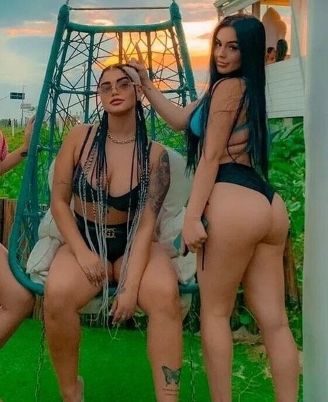 Bella Angel Dezoitou