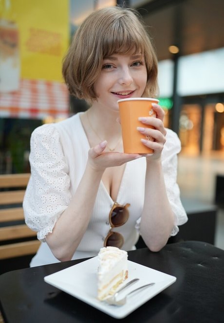 Ella Freya