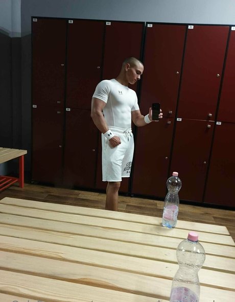 Youngmusclegrowingboy