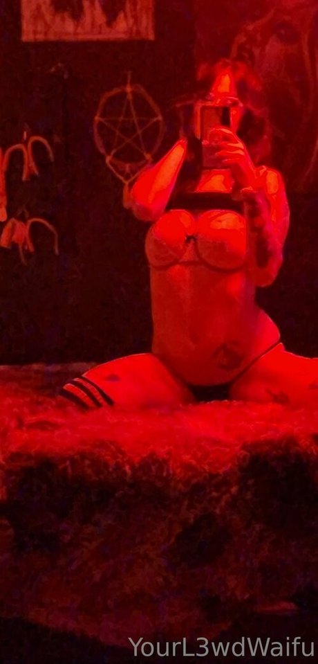 Yourl3wdwaifu