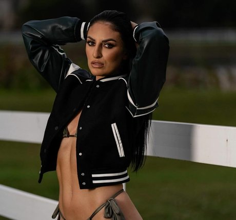 Sonya Deville
