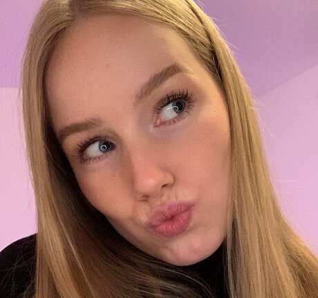 Nadine Von Relaxasmr