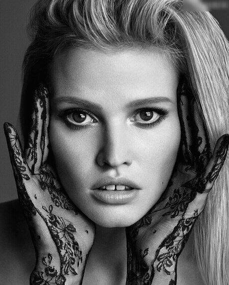 Lara Stone