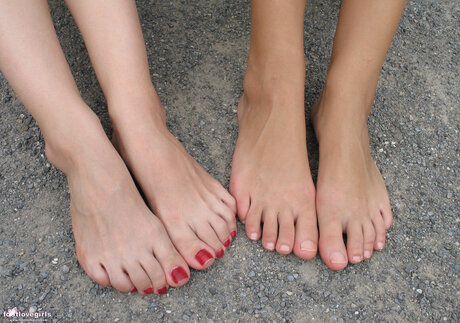 Footlovegirls