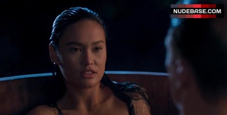 Tia Carrere