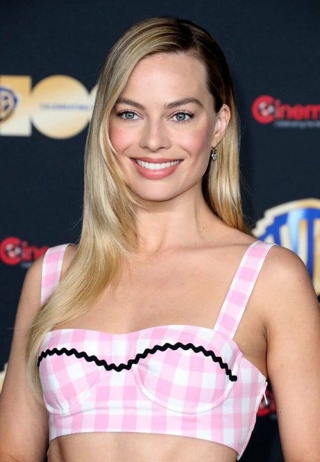 Margot Robbie