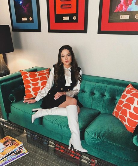 Elizabeth Gillies