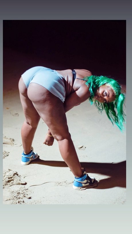 Freaky Blackshaa  Thefox 