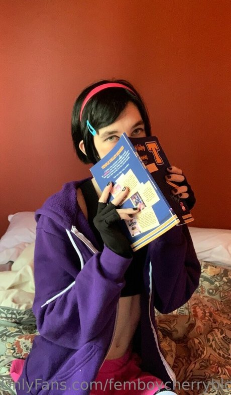 Femboycherryblossom