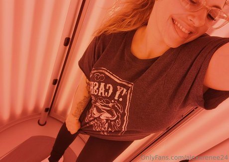 Alexxrenee24