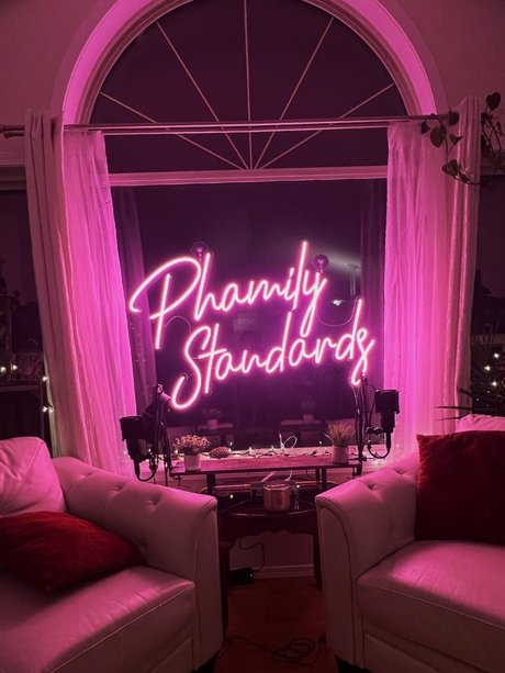 Free Phamily Standards  Mandi Cat