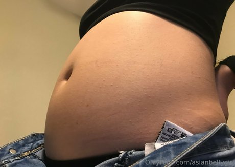 Asianbellygirl