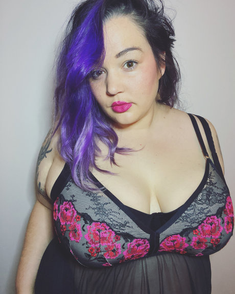 Curvyspaceprincess