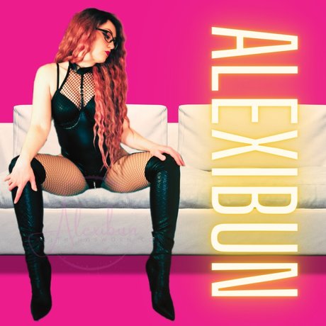 Mistress Lexi Aka Alexibun
