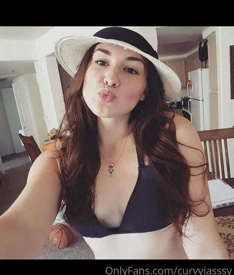 Curvyjasssy
