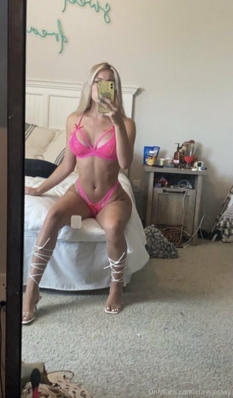 Curvyjasssy