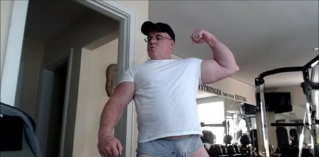 Flexbigmuscle