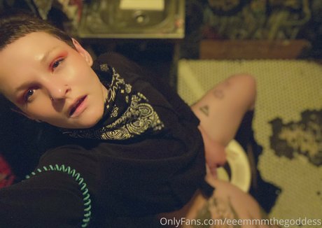 Eeemmmthegoddess