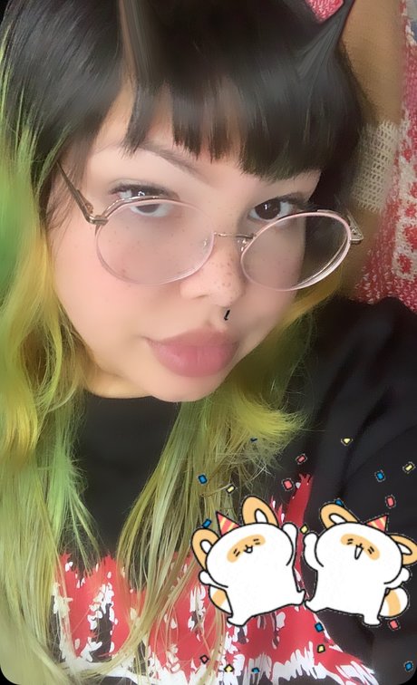 Aine Likes To Garden