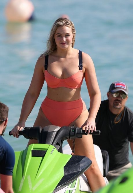 Iskra Lawrence