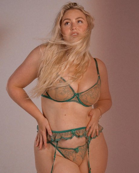 Iskra Lawrence
