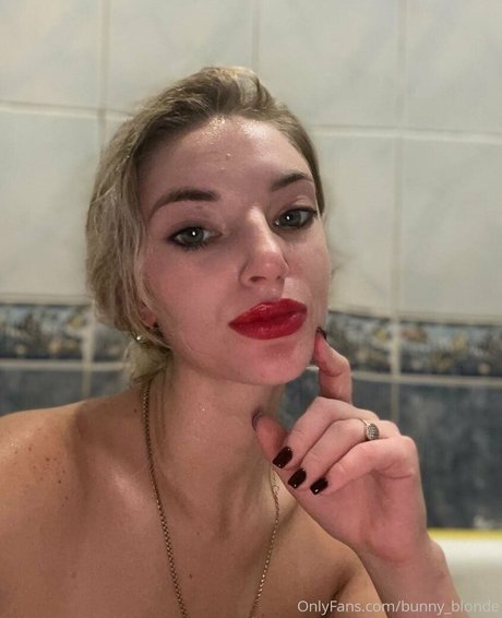 Bunnyblondee