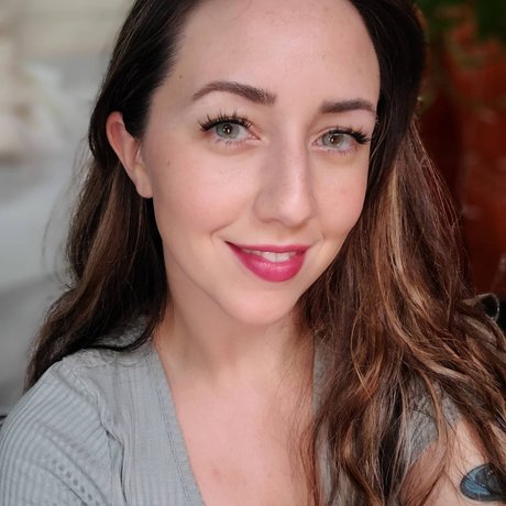 Topless Talks With Mel